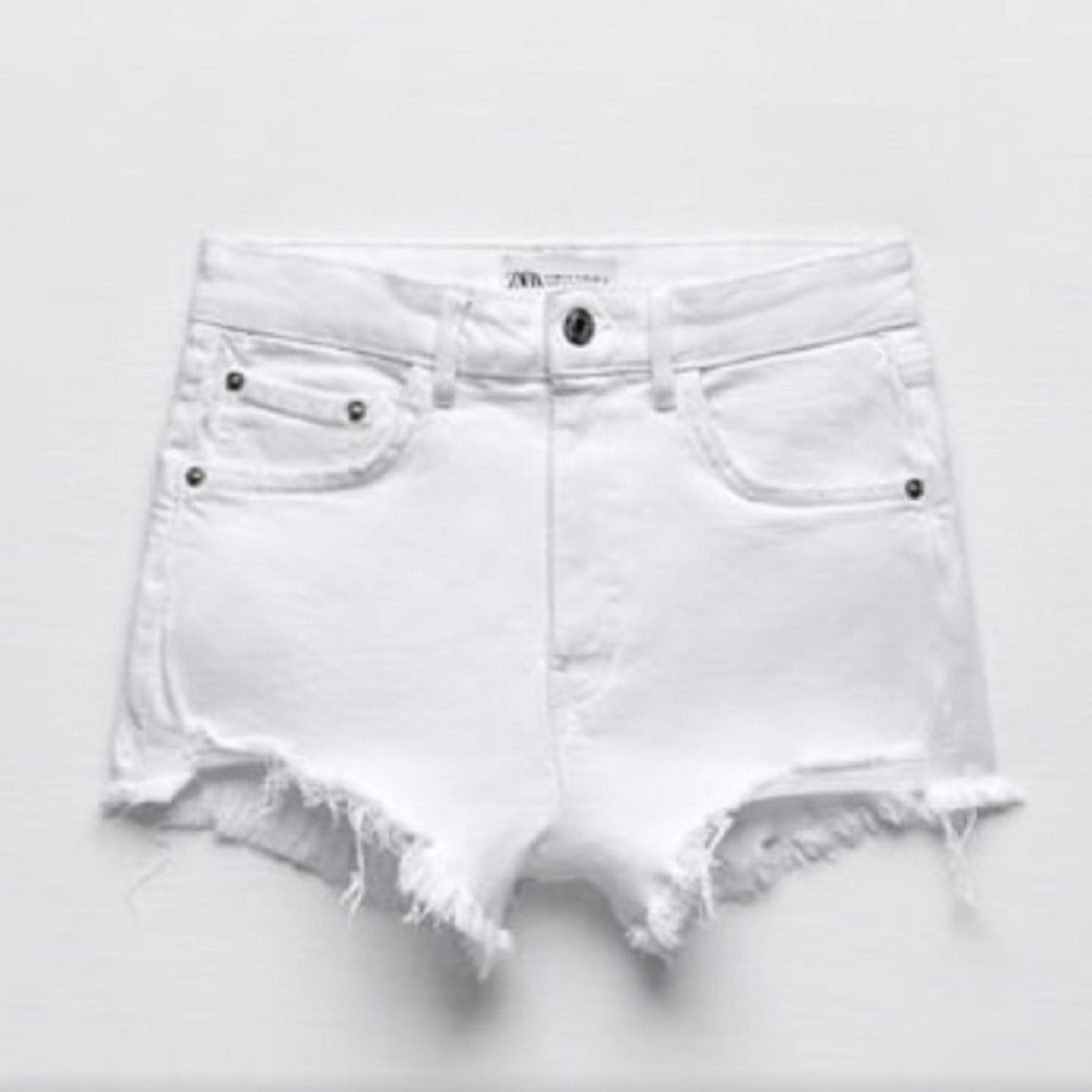 ZARA WHITE DENIM SHORTS